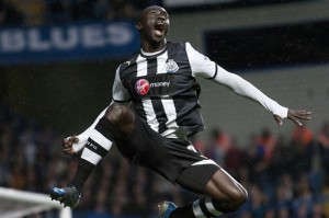 Papiss+Cisse+celebrates+his+goal+for+Newcastle