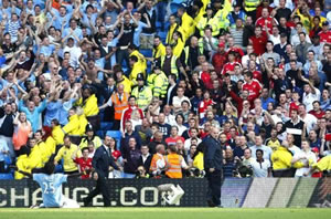 Le geste d'Adebayor vers les fans d'Arsenal