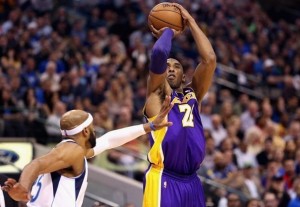 kobe-bryant-d-lors-du-match-des-lakers-a-dallas-le-24-fevrier-2013-en-nba