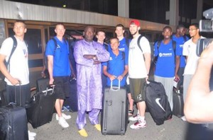 les Bleuets à leur arrivée à Dakar