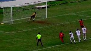 The worst penalty in the history of football - video