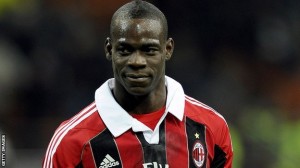 Balotelli une