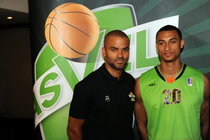 Tony PARKER / Edwin JACKSON et le nouveau maillot de l Asve