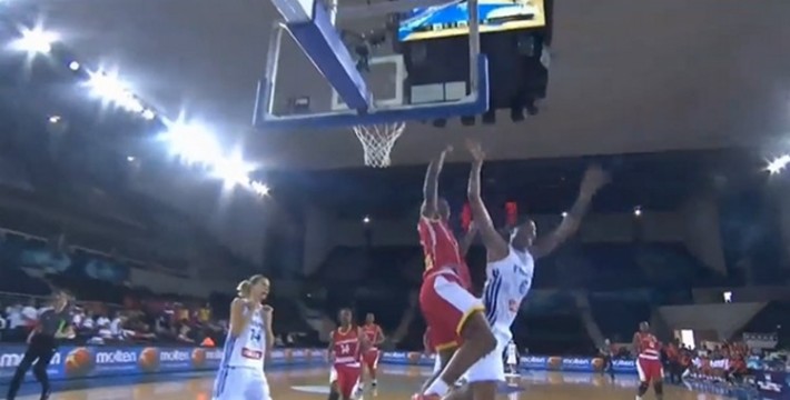 leia dongue contre Diandra Tchatchouang_ france vs mozambique mondial fiba 2014