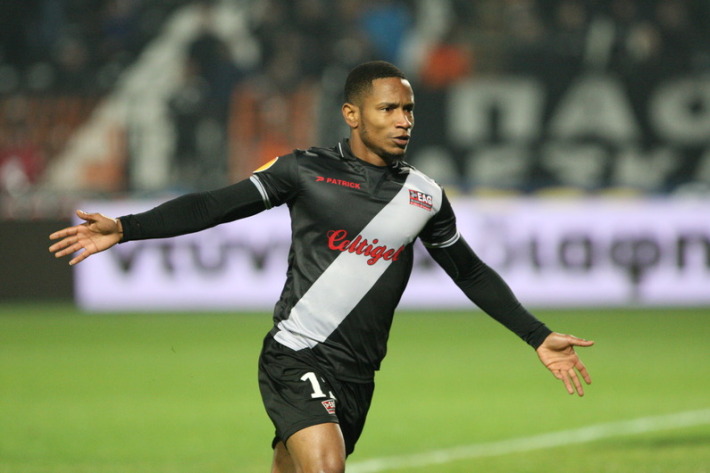 7775848511_claudio-beauvue-a-inscrit-un-double-face-au-paok-salonique-jeudi-11-decembre