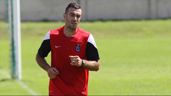 Essaid Belkalem L’Algérien rechute ! Africa Top Sports