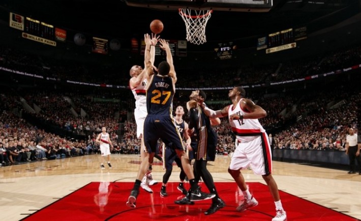 rudy gobert a la lutte au rebond portland_utah