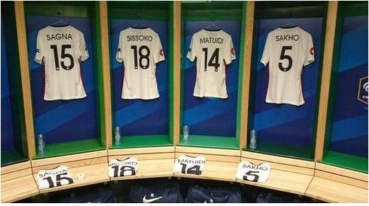 Maillots blancs