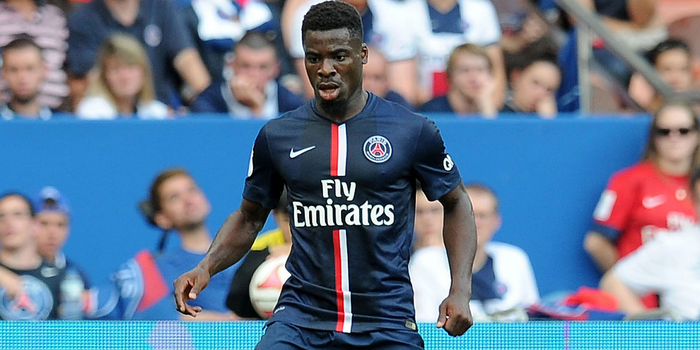 PSG Serge Aurier en concurrence avec Van Der Wiel Africa Top Sports