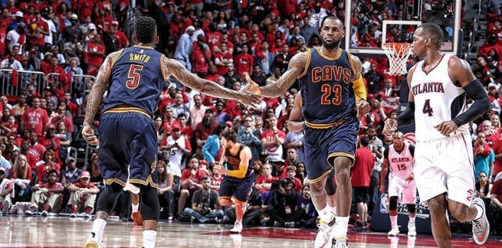 JR Smith & LeBron James 59 points cumulés pour dompter les hawks