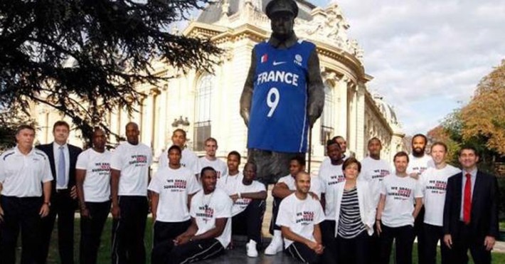 nike amendé pour le détournement de la statue de winston churchill