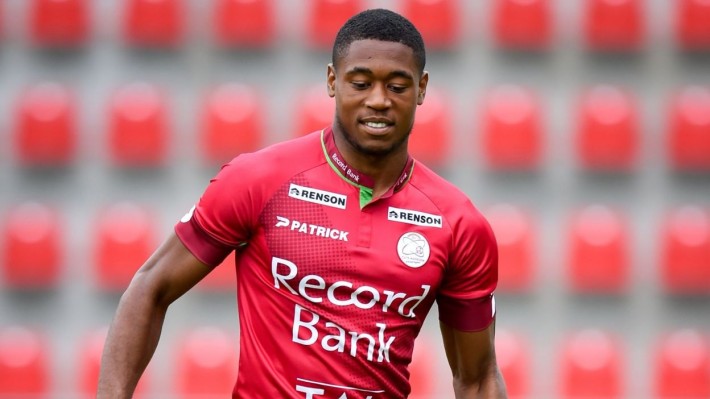 20150707 - WAREGEM, BELGIUM: Essevee's Chuks Aneke pictured in action during the 2015-2016 season photo shoot of Belgian first league soccer team Zulte Waregem, Tuesday 07 July 2015 in Waregem.
BELGA PHOTO LUC CLAESSEN