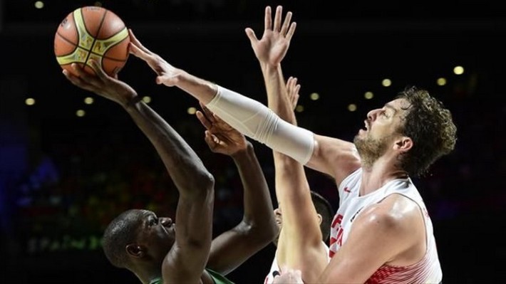pau gasol au contre face a gorgui dieng