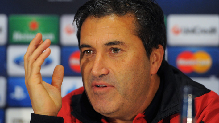 SC Braga's Portuguese manager Jose Peseiro speaks during a press conference at Old Trafford in Manchester, north-west England on October 22, 2012, on the eve of their UEFA Champions League group H football match against Manchester United. AFP PHOTO / ANDREW YATES (Photo credit should read ANDREW YATES/AFP/Getty Images)