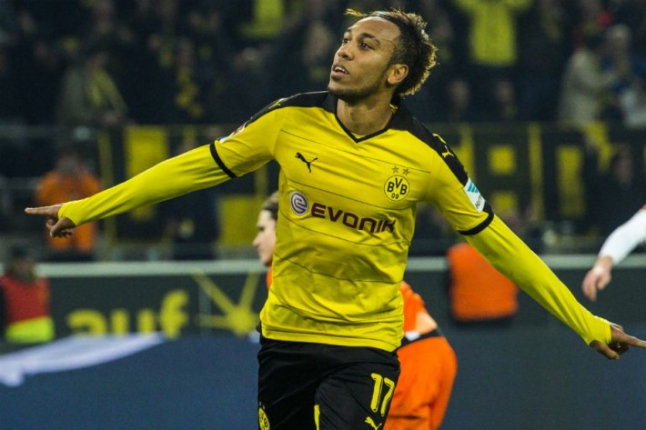 Aubameyang fez três gols na goleada do Dortmund