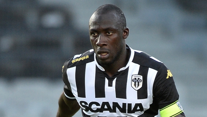Angers' Senegalese midfielder Cheikh NDoye runs with the ball during the friendly football match between Angers and Lorient on August 1, 2015 at the Jean Bouin stadium in Angers, western France. AFP PHOTO / JEAN-SEBASTIEN EVRARD