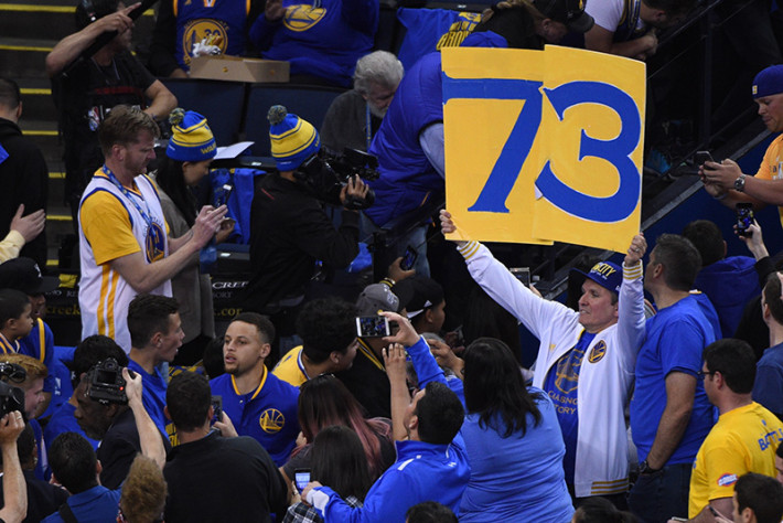 April 13, 2016; Oakland, CA, USA; Golden State Warriors guard Stephen Curry (30) runs onto the court before the game against the Memphis Grizzlies at Oracle Arena. Mandatory Credit: Kyle Terada-USA TODAY Sports