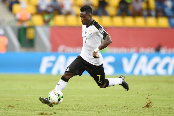 Ghana's midfielder Christian Atsu controls the ball during the 2017 Africa Cup of Nations group D football match between Ghana and Uganda in Port-Gentil on January 17, 2017. / AFP PHOTO / Justin TALLIS