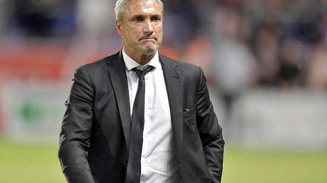 fc-lorient-bernard-casoni-s-engage-avec-le-mc-alger