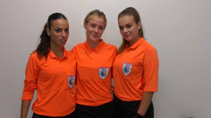 Des arbitres féminines conviées au coup d'envoi de matches de Ligue 1 masculine