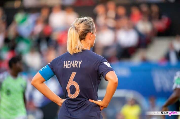 Amandine Henry (avant France/Brésil) : « Dès qu'on met le maillot bleu, on joue avec notre coeur »