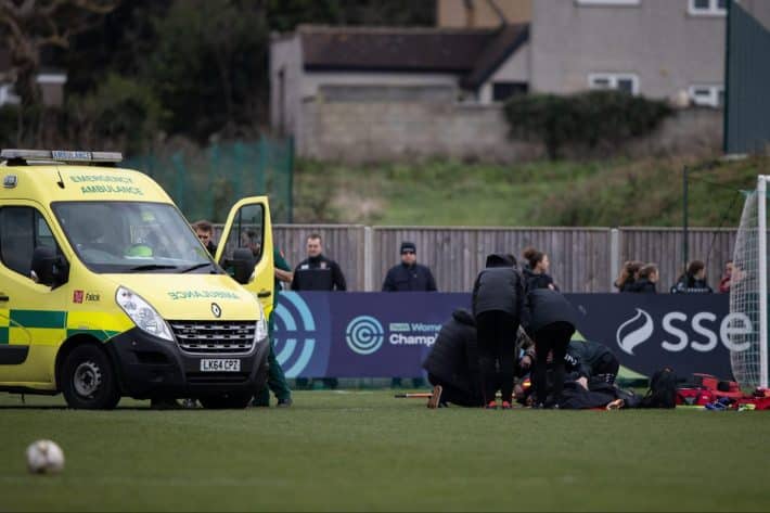 Angleterre : La blessure d'une joueuse provoque l'arrêt du match Charlton – Manchester United