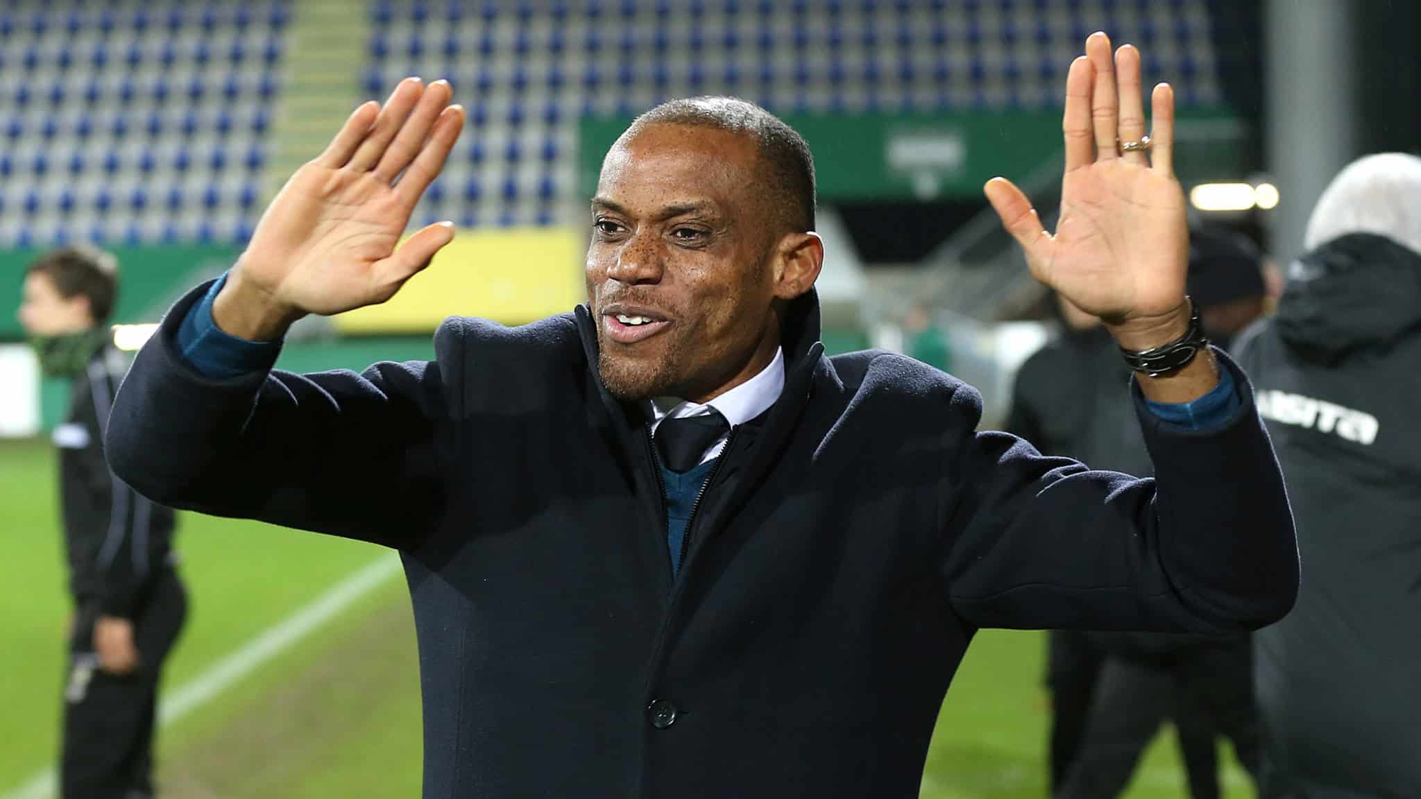 Sunday Oliseh "Je n'entrainerai plus le Nigeria"