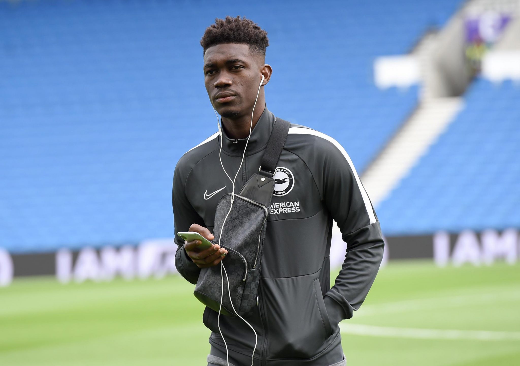 Transfert : Deux grands de Premier League se positionnent pour Yves