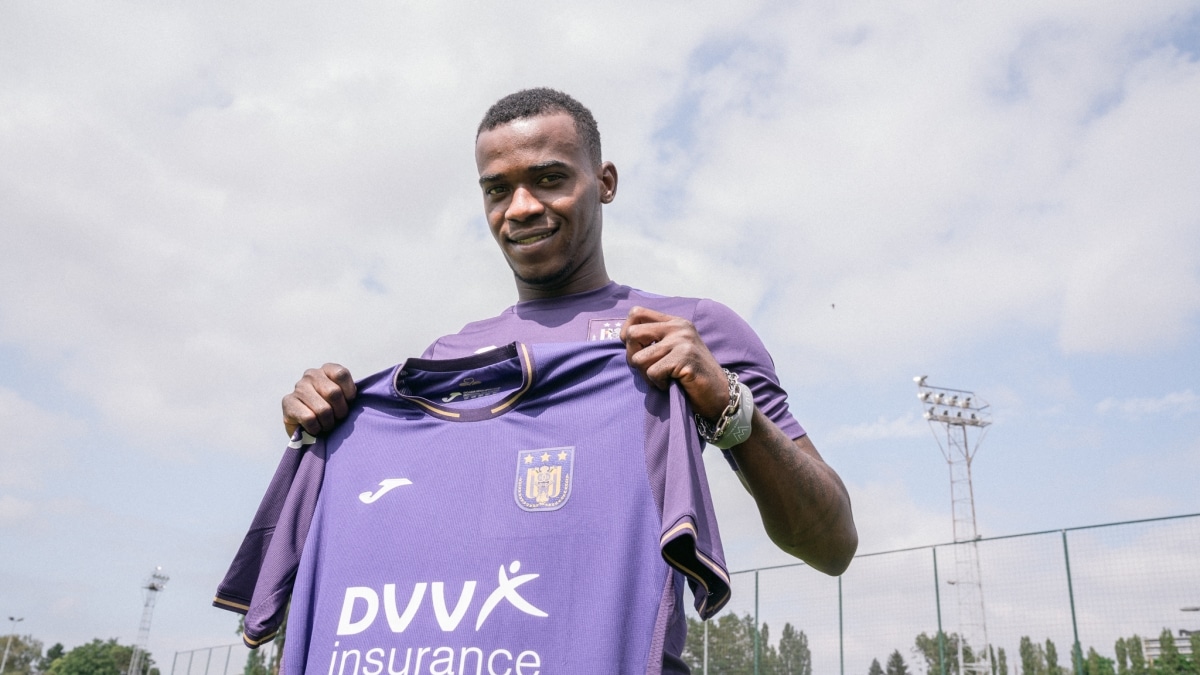 Mercato Anderlecht présente Isaac Tshibangu Africa Top Sports