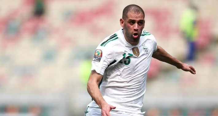 Islam Slimani s'en prend à Saïd Benrahma pour une affaire de pénalty en Algérie