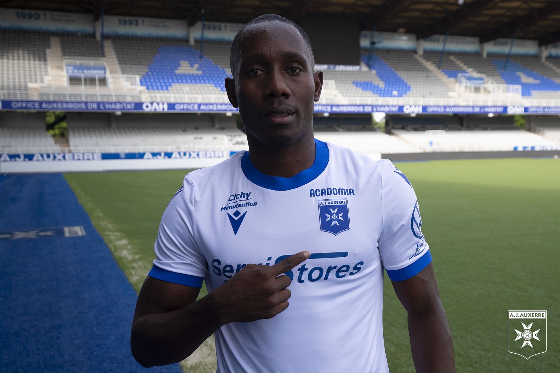 Auxerre : Premier contrat professionnel pour un Guinéen (officiel) - Africa Top Sports