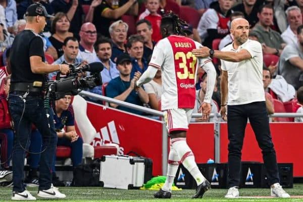 Bassi herwint zijn basisplaats bij Ajax