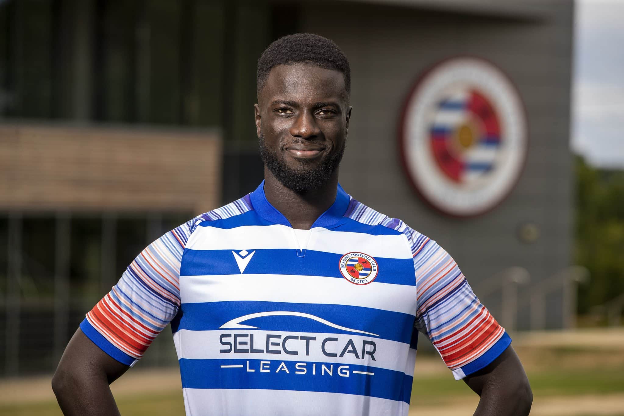 Championship Naby Sarr signs for four seasons at Reading Archyde