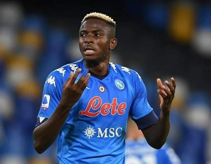 Ligue des champions : Victor Oshimen est sorti sur blessure face à