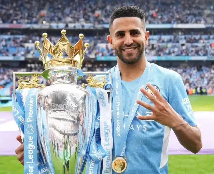 Mahrez devient le joueur le plus titré de la Premier League