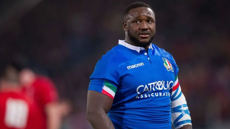 Italia: un giocatore di rugby di origine guineana riceve per Natale una banana marcia dai suoi compagni di squadra