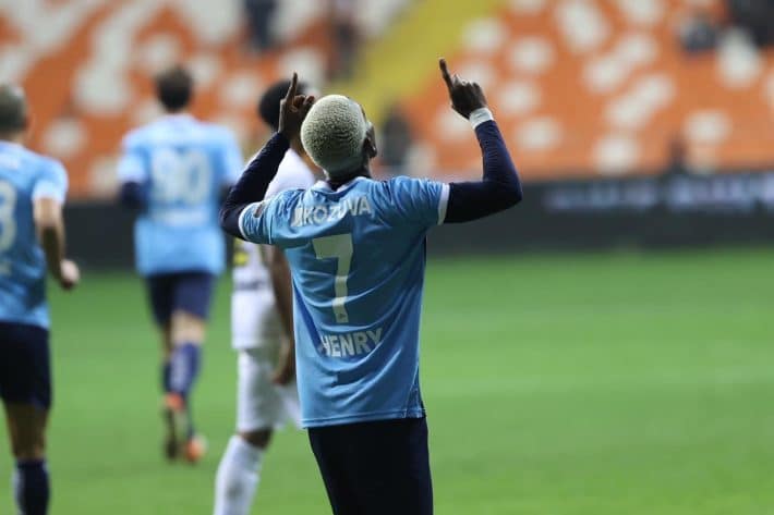 Henry Onyekuru reste à Adana Demirspor, l'option d'achat activé