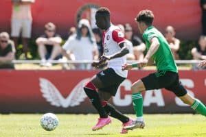 Yankuba Minteh : Newcastle veut écourter le prêt du Gambien au Feyenoord