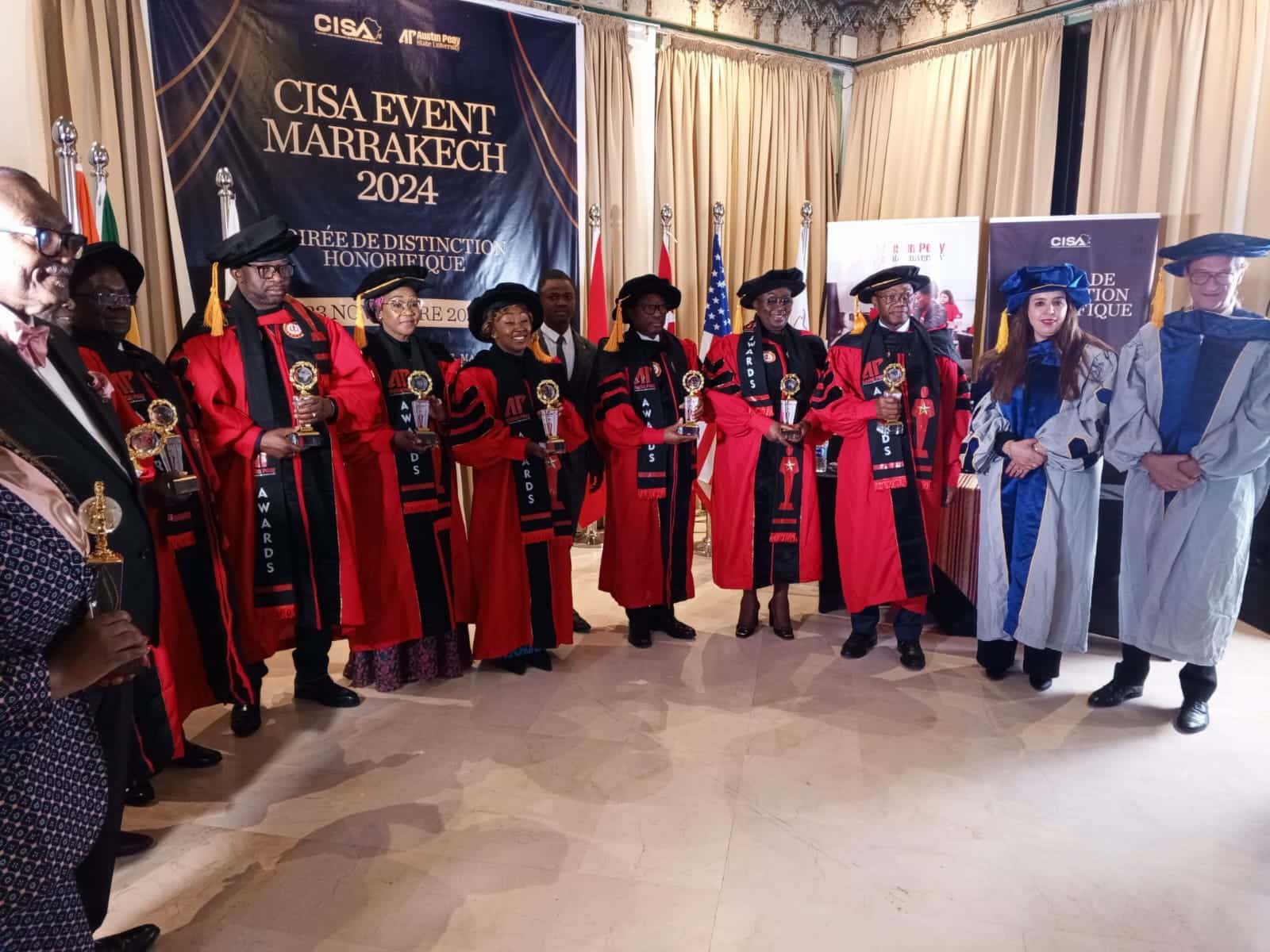 Beyoncé suscite des critiques en ligne à cause d'un t-shirt Buffalo  Soldiers qui qualifie les « adversaires indiens » d'« antagonistes » et d'«  ennemis de la paix, de l'ordre et de, image size:1600x1200