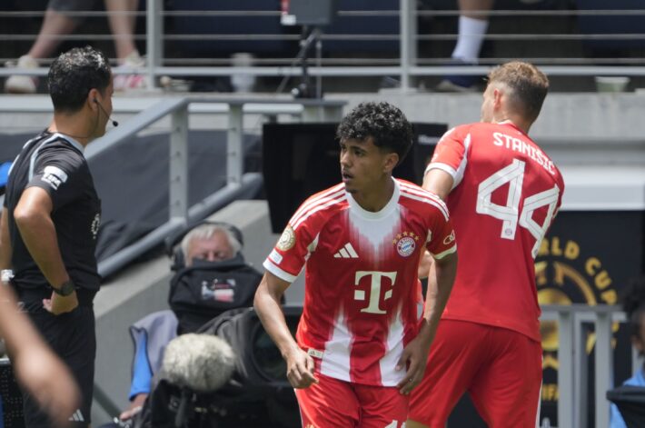 Adam Aznou Bayern